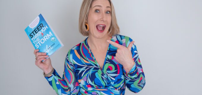 Episode 199 |Lead Courageously Through Change | Leah Mether